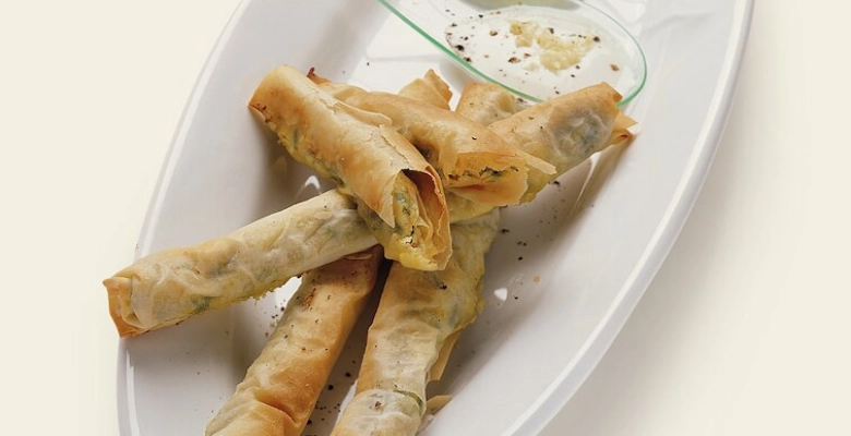 Bio-Gemüse-Sticks mit Knoblauch-Dip