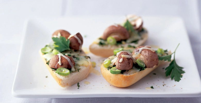 Bio-Wein-Baguette mit Champignons