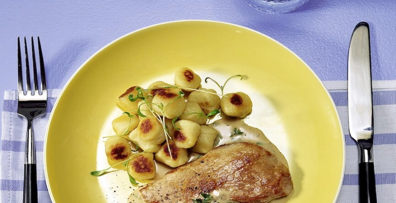 Bio-Kalbsplätzli mit Kresse-Gnocchi